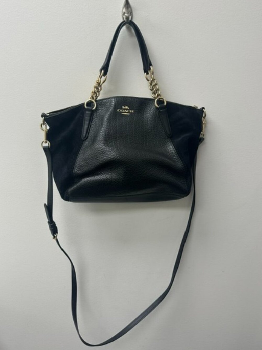 COACH Small Black Kelsey in Pebbled leather and Gold Hardware - great condition! - Picture 2 of 8